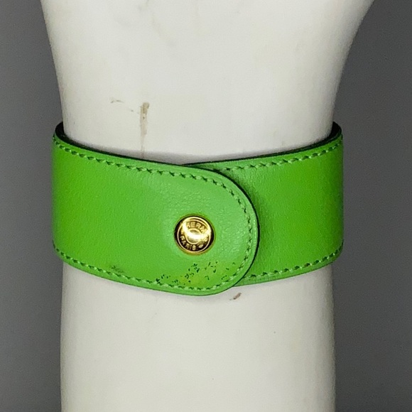 Hermès Courcheval Medor Bracelet in Kelly Green Leather (7.5in) [In Box] - Picture 4 of 8
